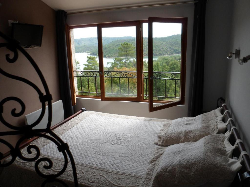 Les Gites Du Lac Montauroux Phòng bức ảnh
